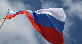 «Грация, ловкость и патриотизм»: в Сочи две девушки продемонстрировали свои умения и украли три флага